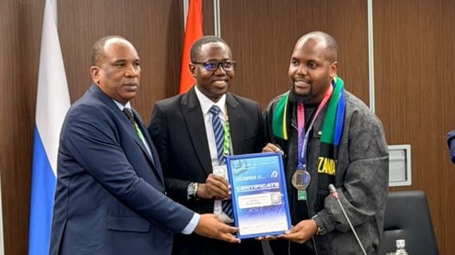 KIJANA MTANZANIA ANG’ARA URUSI, AIBUKA MSHINDI WA PILI ARTMASTERS OPEN