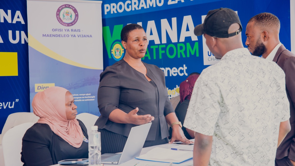 WIKI YA UTUMISHI WA UMMA: OFISI YA RAIS - MAENDELO YA VIJANA YASOGEZA HUDUMA KWEA WANANCHI